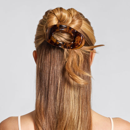 KITSCH Tort Flat Cloud Clip Large — model hair shot 2